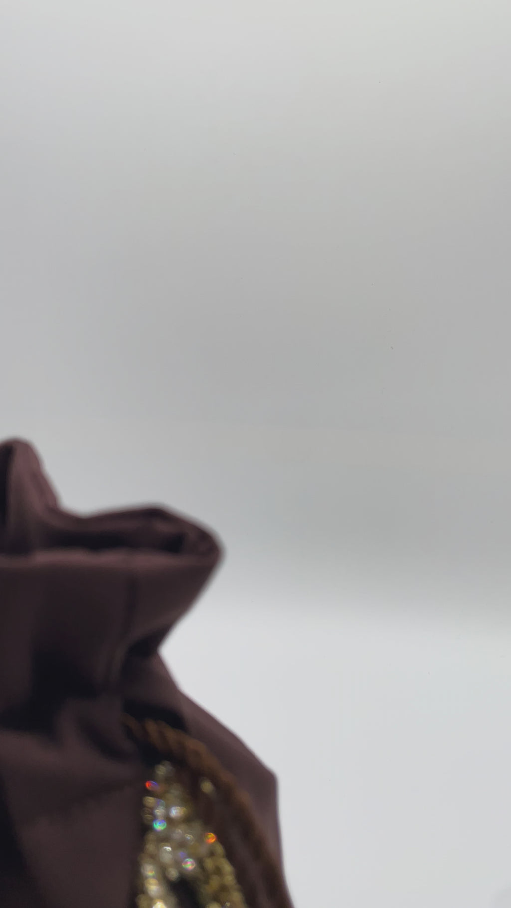 AURA | MARRONE